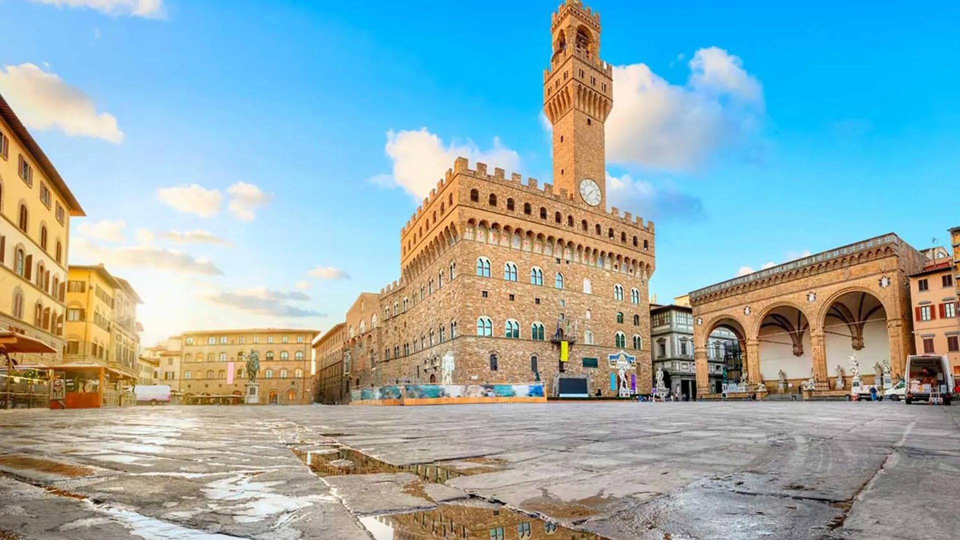 Spacious & Bright & Parking & Comfortable, Apartment In Florence With Private Parking Garage - 2 Bedrooms & 2 Bathrooms - Just Few Minutes Walking From Historic Center