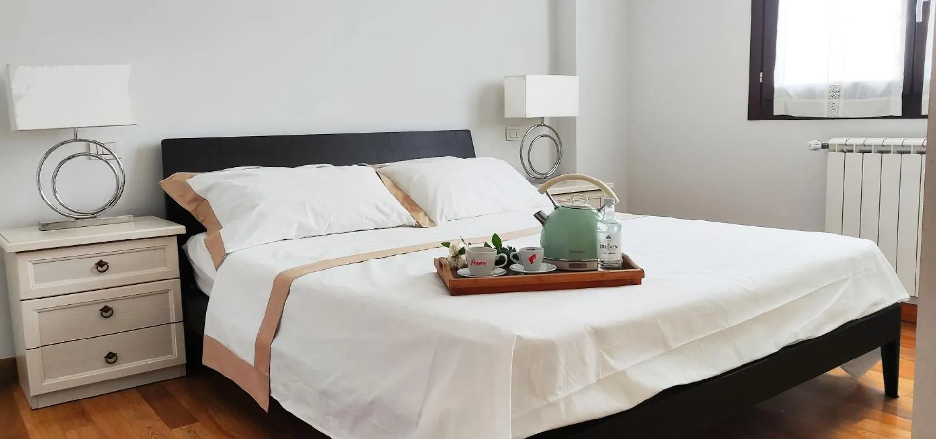 Spacious & Bright & Parking & Comfortable, Apartment In Florence With Private Parking Garage - 2 Bedrooms & 2 Bathrooms - Just Few Minutes Walking From Historic Center Italie