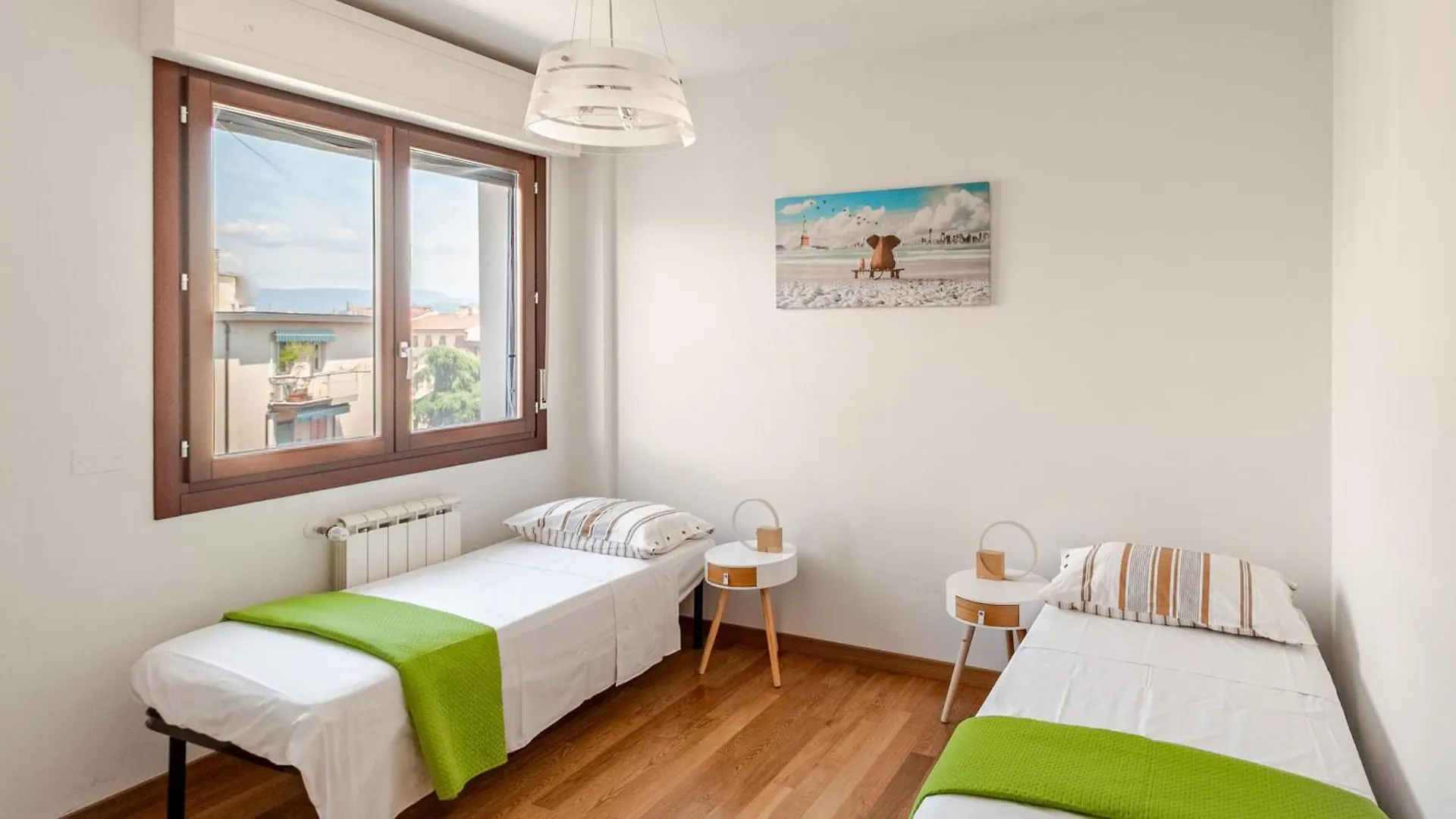Spacious & Bright & Parking & Comfortable, Apartment In Florence With Private Parking Garage - 2 Bedrooms & 2 Bathrooms - Just Few Minutes Walking From Historic Center