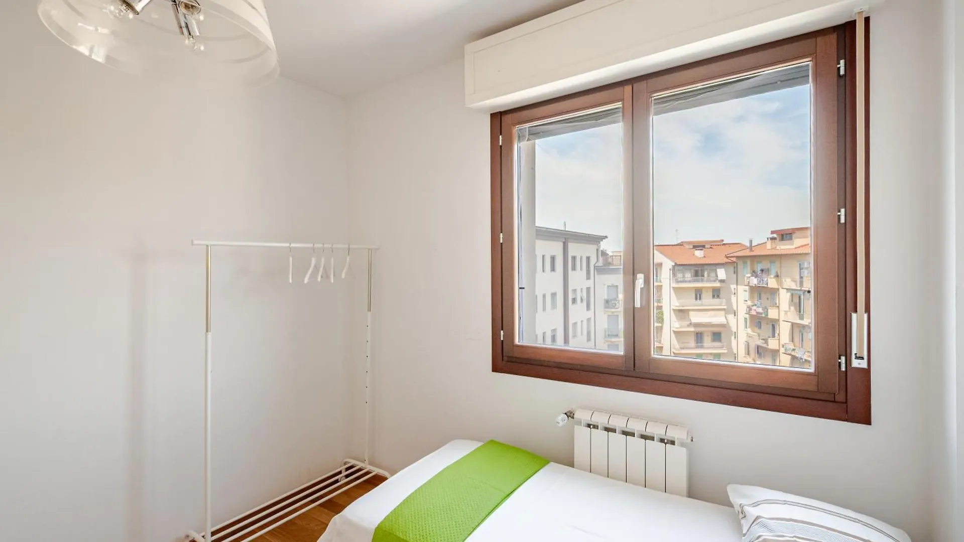 Spacious & Bright & Parking & Comfortable, Apartment In Florence With Private Parking Garage - 2 Bedrooms & 2 Bathrooms - Just Few Minutes Walking From Historic Center